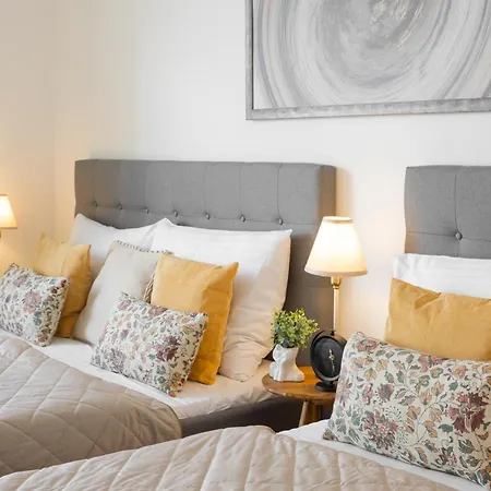 شقة Stylish Flat By The Metro