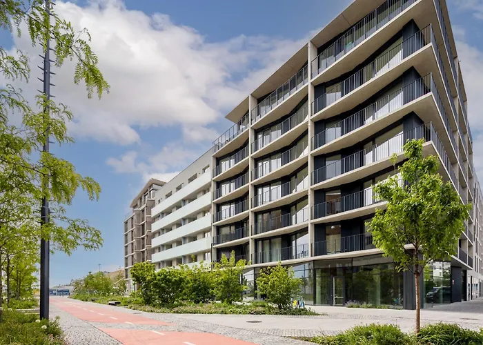 Stylish Flat By The Metro דירה