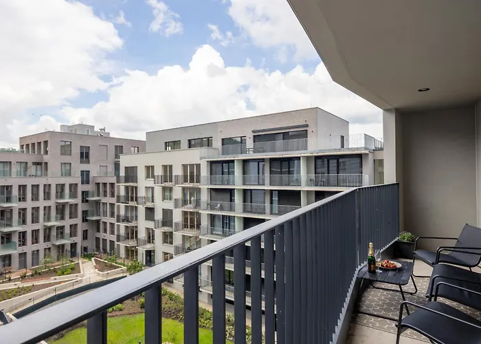 Stylish Flat By The Metro דירה