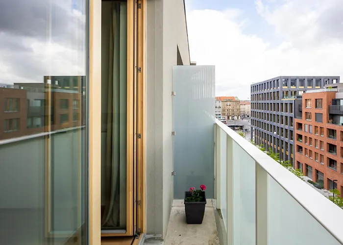 Stylish Flat By The Metro דירה