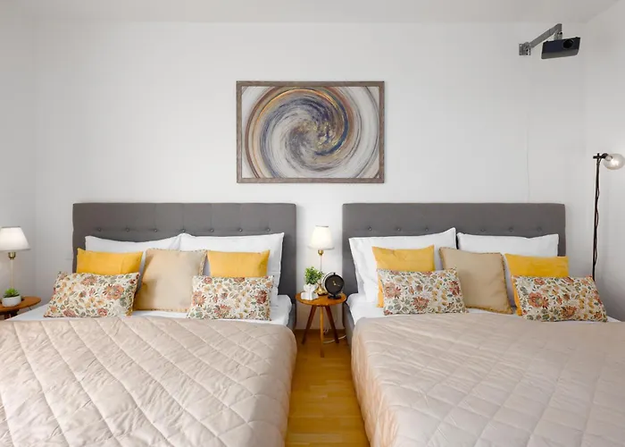 Stylish Flat By The Metro