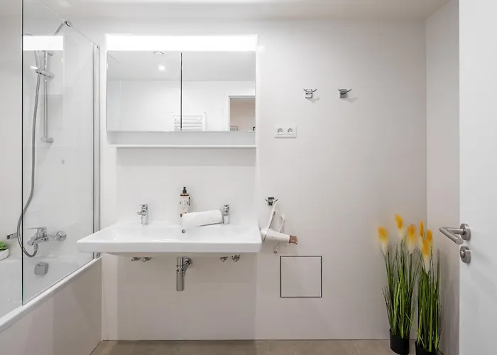 Stylish Flat By The Metro דירה
