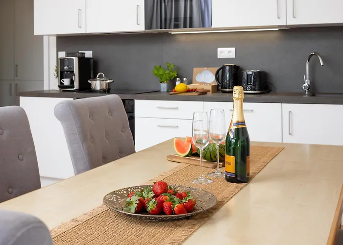 Stylish Flat By The Metro פראג
