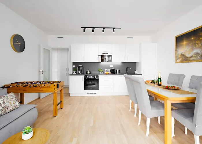 Stylish Flat By The Metro פראג