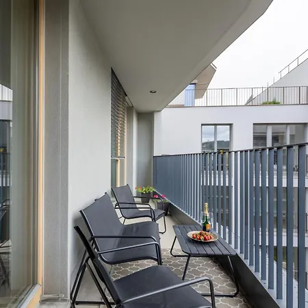 Appartement Stylish Flat By The Metro Praag