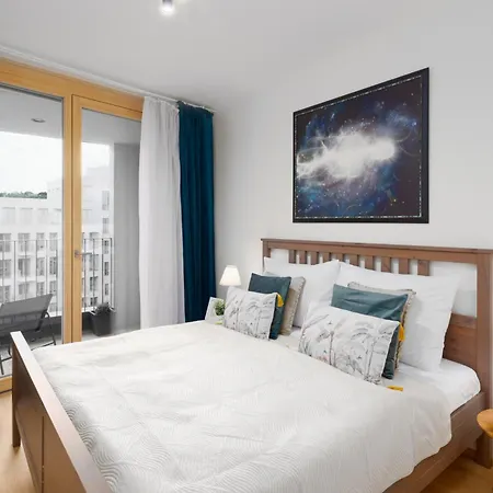 Stylish Flat By The Metro Appartement Praag