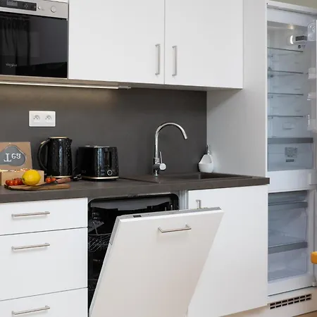 Appartement Stylish Flat By The Metro Praag